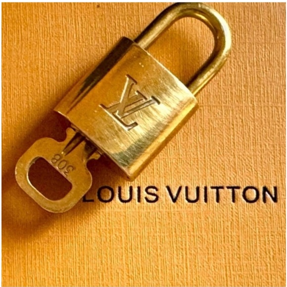 Louis Vuitton Gold Padlock Keychain #308 - Picture 1 of 6